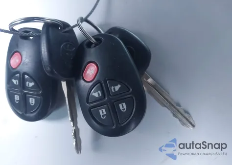 2015 Toyota Sienna Le 8 Passenger from USA, damaged, VIN 5TDKK3DC1FS570202